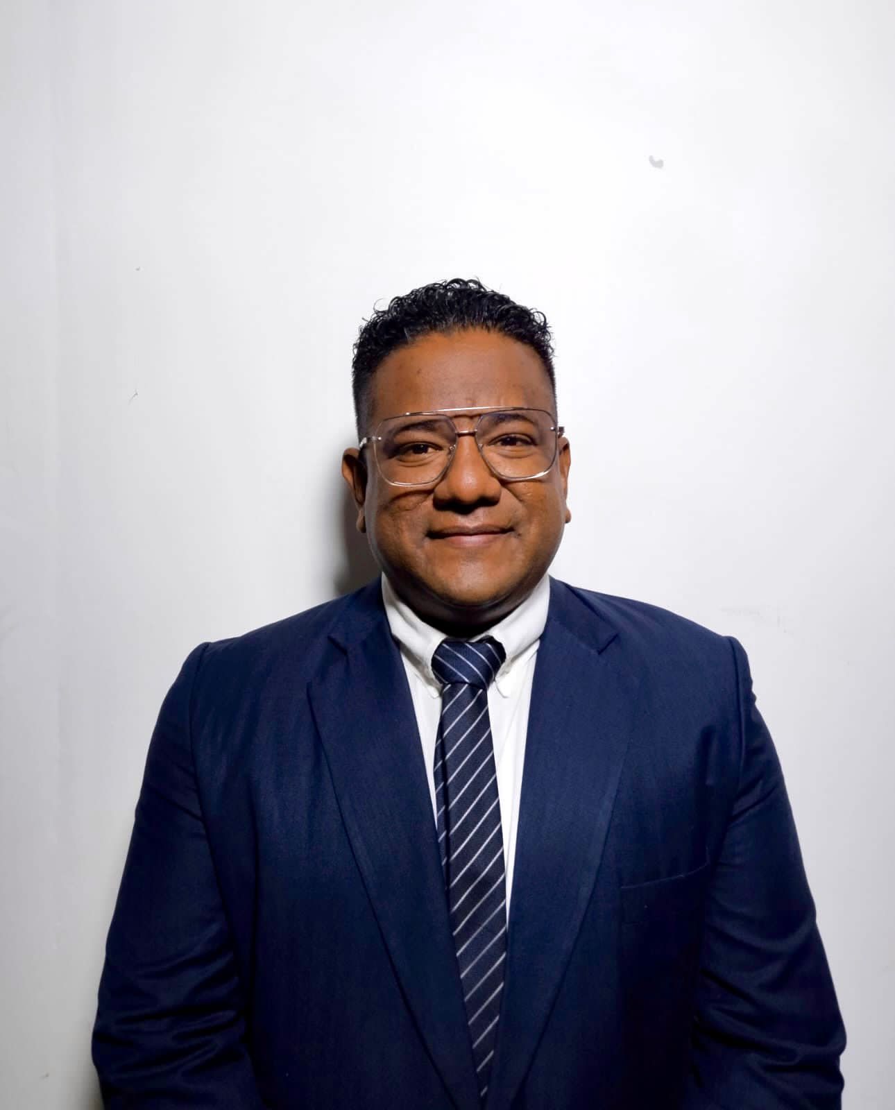 Dr. H.C. Abg. Henry William Figueroa León. Msc. Dipl. Emb