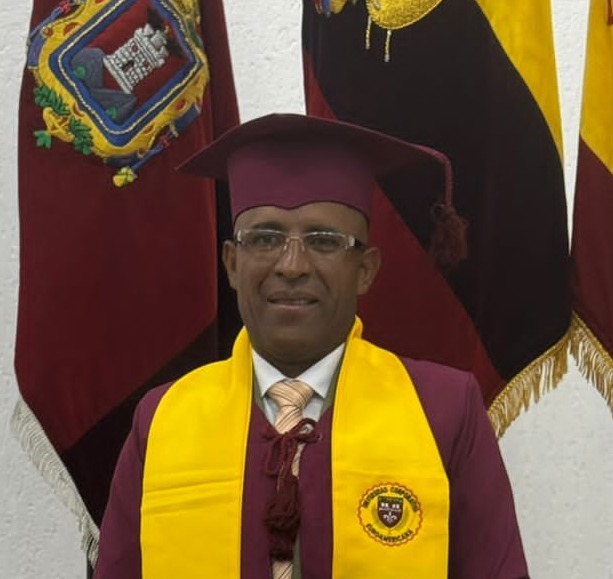 Dr. H.C. Lcdo. Vicente Fernando Cevallos Borja. Dipl. Emb