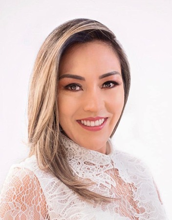 DRA. H.C. ABG. ING. ADRIANA PAULINA ARAUJO REYES. MSC. DIPL. EMB